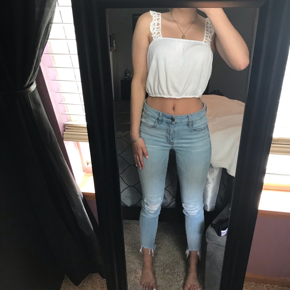 Cropped Tank Top - Picture 3 of 5
